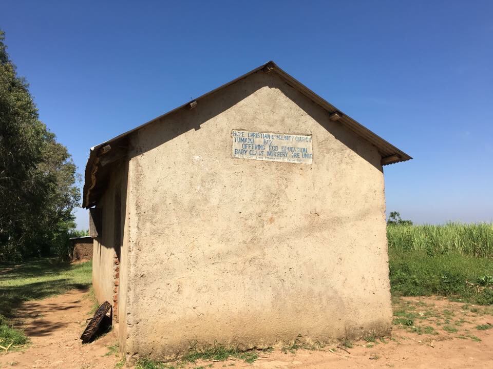 ケニアの農村にあるhope risako school