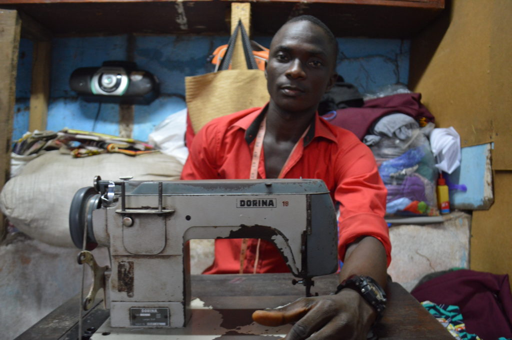 テイラーのシエラレオネ男性