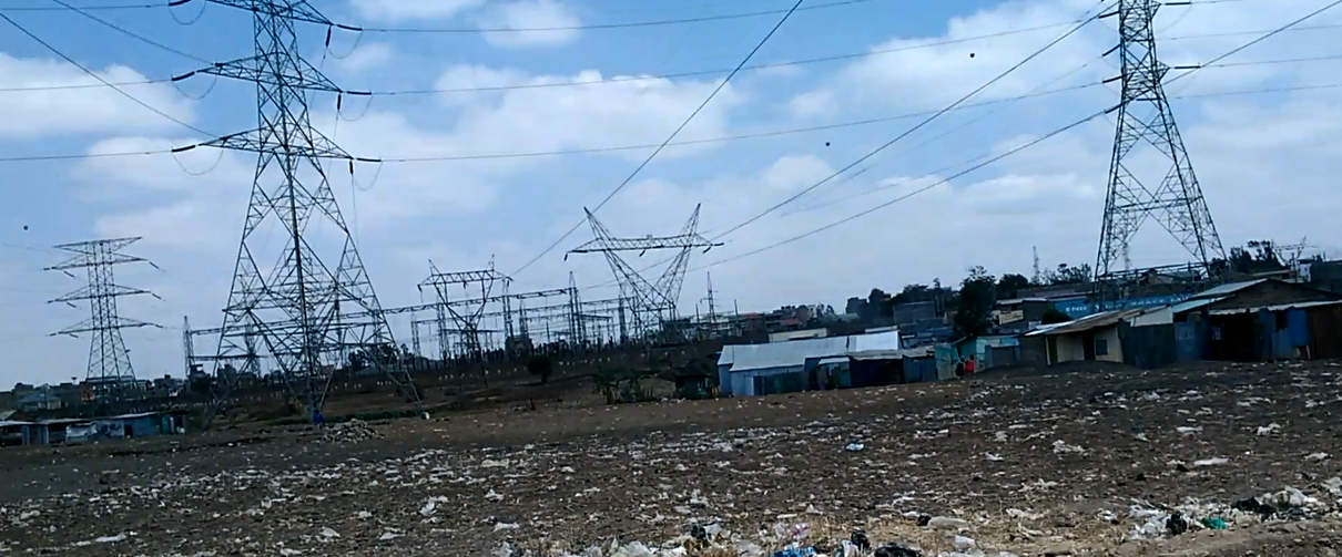 私がケニアのスラム街で活動できた理由。 ケニアの高圧電線