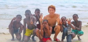 2度の手術の末勝ち取った海外サッカー選手生活を辞めて、タンザニアへ。