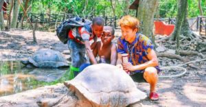 ザンジバル、親を亡くした少年たちとの物語～笑顔で世界をひとつに～