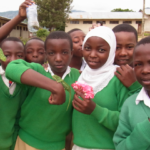 ウガンダの孤児院でクラウドファンディングを始めた女子大学生の話～あなたの過去、いくらで買いますか？～
