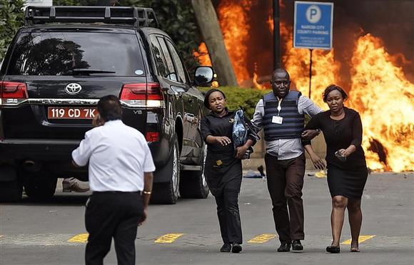 ケニアの自爆テロで15人が死亡、過激派が犯行声明。