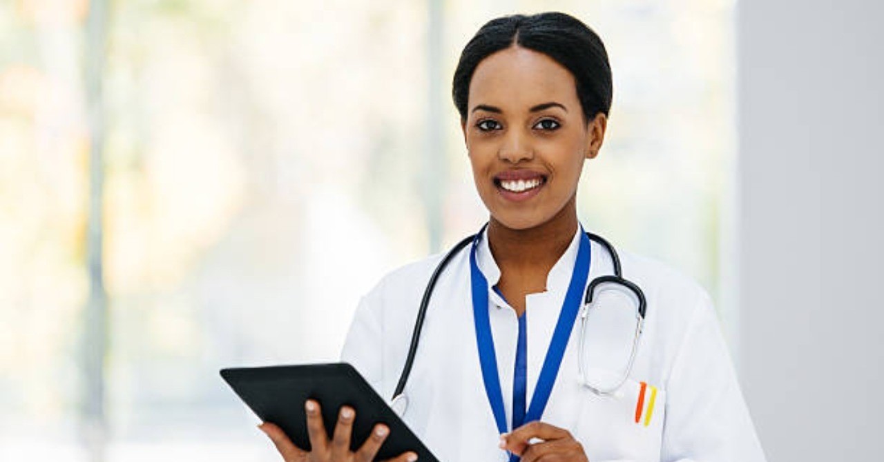 ORコードでカルテにアクセス！25歳ベナン人女医がアフリカ医療を変える！【TECH!AFRIQUE】