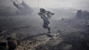 マリ 首都バマコの避難民のための仮設キャンプで火事