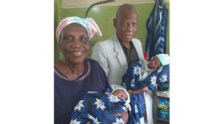 68歳のナイジェリア人がラゴスの病院で双子を出産