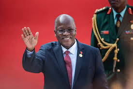 神に祈れ、仕事を続けろ！異端のコロナ対応みせるタンザニア大統領
