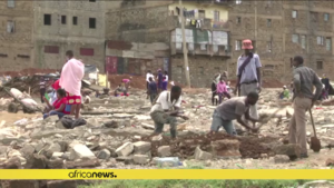 ウイルス規制の中で ケニアのスラム解体に抗議行動