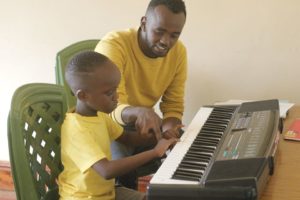 ケニアの音楽学校がオンライン開講！安心の日本人受講生も在籍！