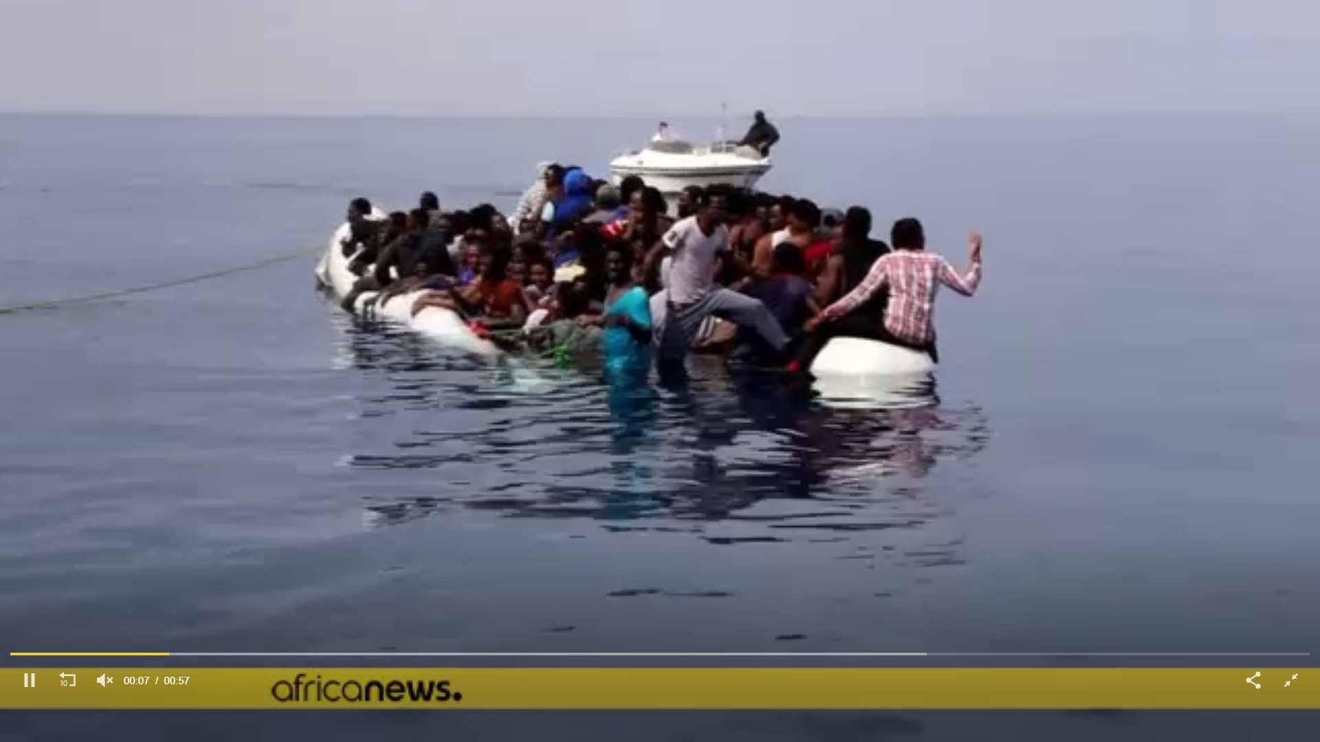 リビアの難破船、アフリカの移民45人を死亡