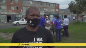 南アフリカ コロナウイルスの影響を受けたホームレスたちをケア